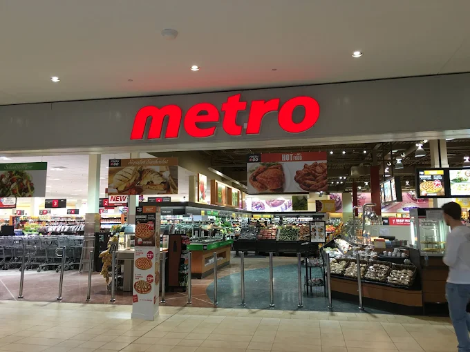 Metro 25 Peel Centre Dr